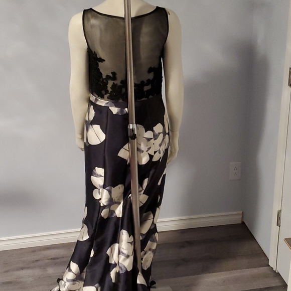 NWOT- Le Château evening dress - Picture 6 of 9